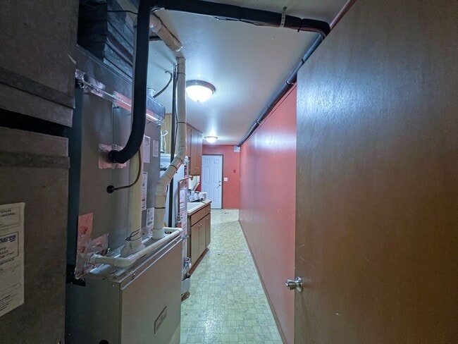 Building Photo - Gated Sound view home Des Moines area, 4 bed plus den 2.5 bath 3900 s/f, Available NOW!!!