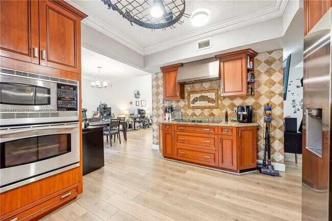Building Photo - 5309 SW 133rd Ave