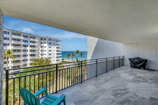 Building Photo - 1167 Hillsboro Mile