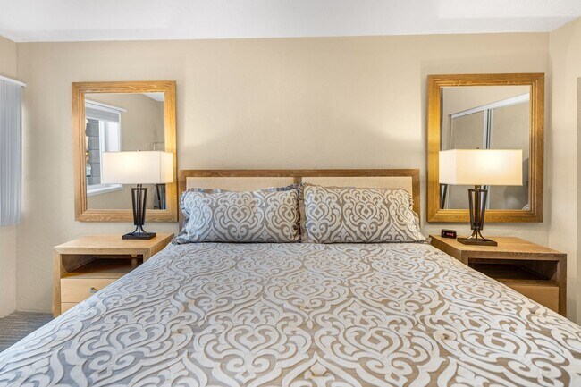 Building Photo - Downtown Furnished 1 Bed / 1 Bath Apartmen...