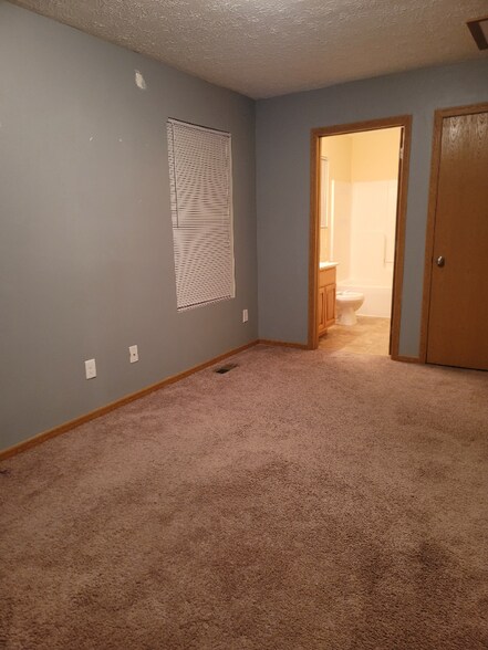 Building Photo - 73 BB Way