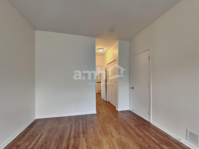 Building Photo - 2588 N Mallard Ln