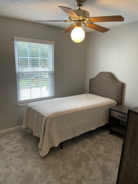 Building Photo - 100 Tara Ridge Ct