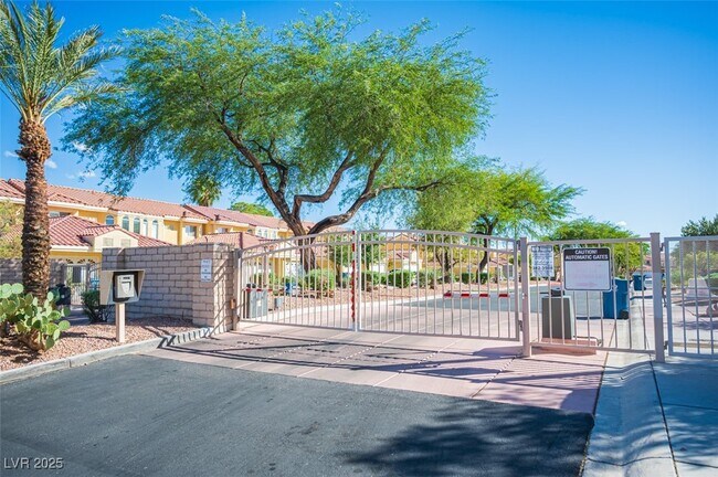 Building Photo - 9269 Casa Christina Ln