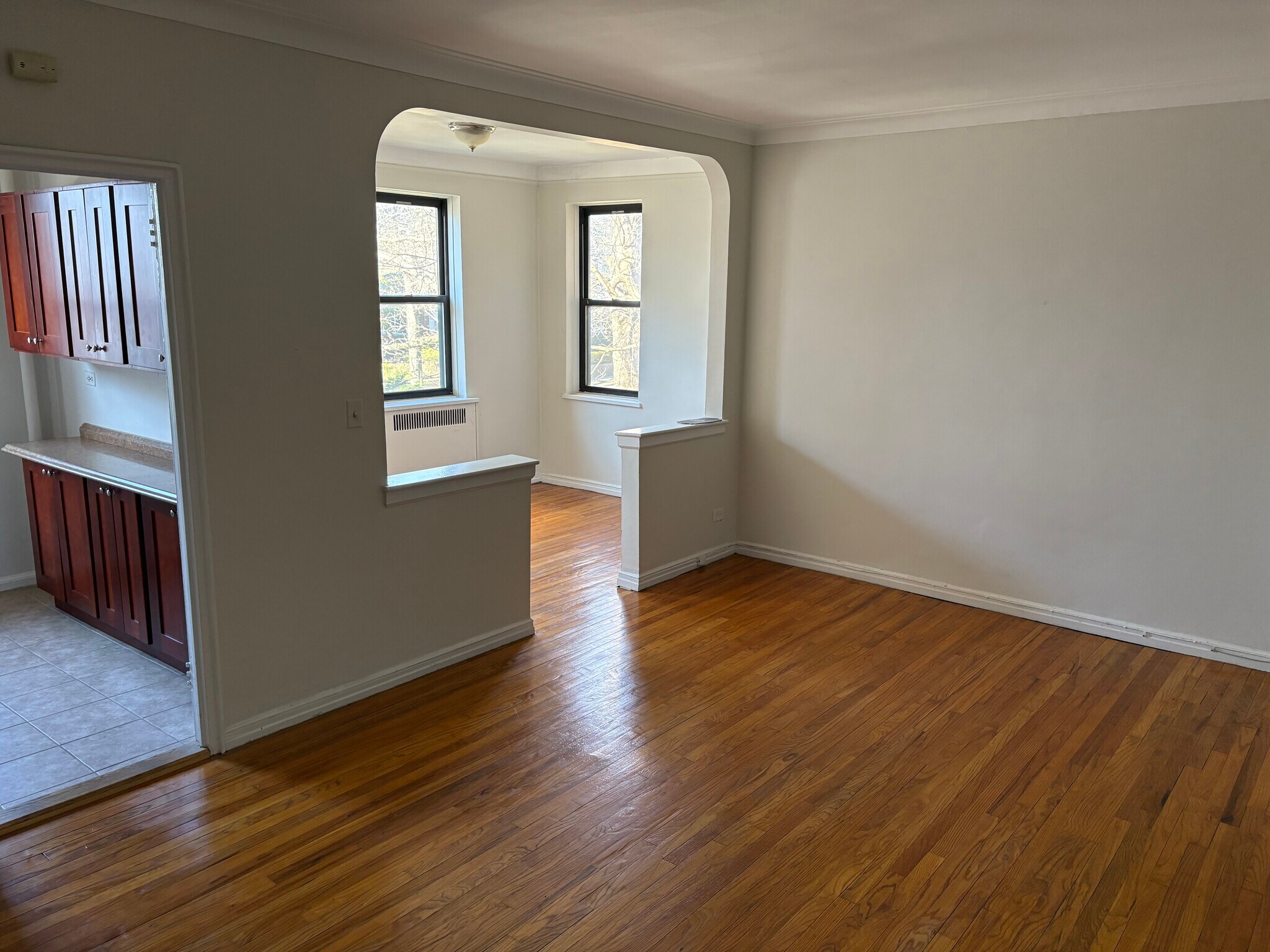 Building Photo - 2 Greenridge Ave