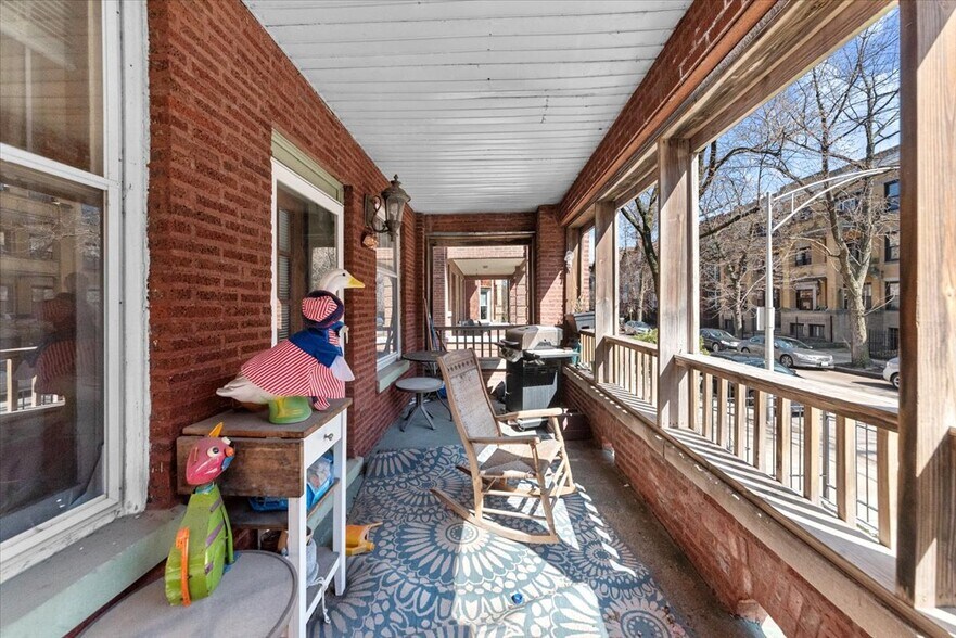 Building Photo - 910 W Gunnison St