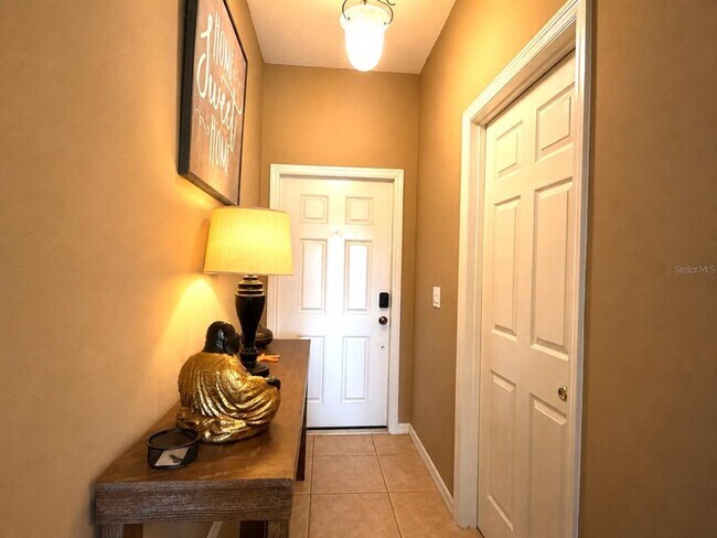 Building Photo - 1720 Retreat View Cir