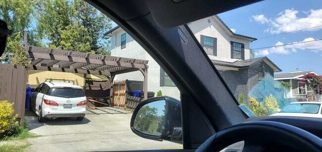 Building Photo - 4255 1/2 Altadena Ave.