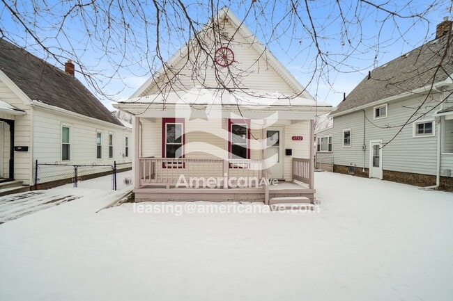 Building Photo - 1732 Pool St