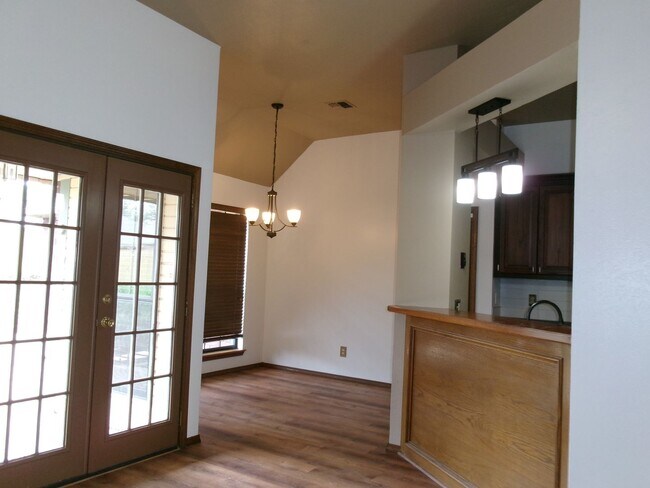 Building Photo - Pets Negotiable with Owner Approval!