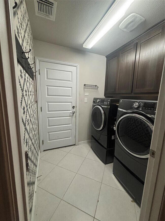 Building Photo - 204 Patriot Dr