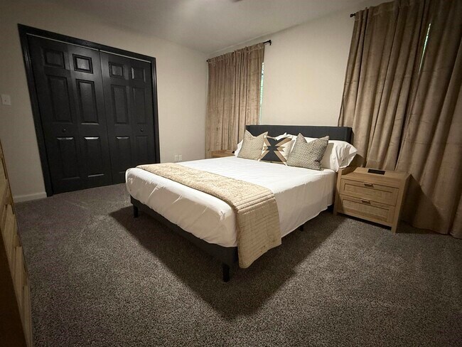 Building Photo - 1226 Hidden Pl