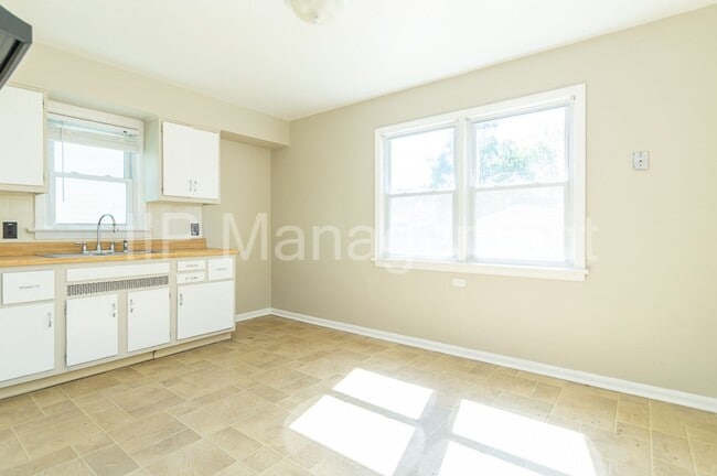 Building Photo - 14209 Emery Ave