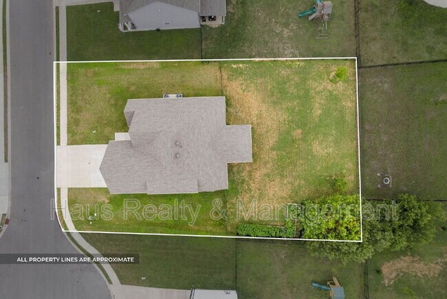 Building Photo - 433 Crestwicke Ct