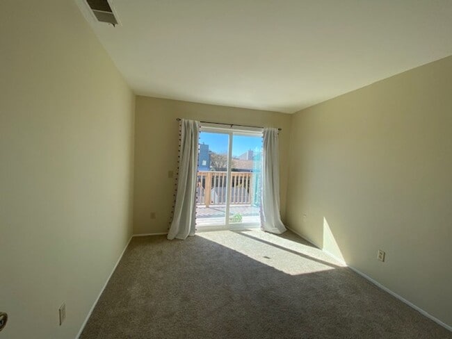 Building Photo - Spacious 3 Bed/2 Bath Duplex~ PG&E & Water Included Huge Savings!!