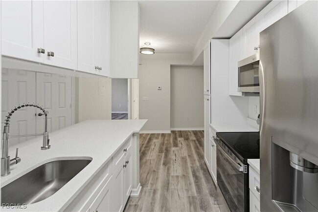 Building Photo - 6321 Aragon Way