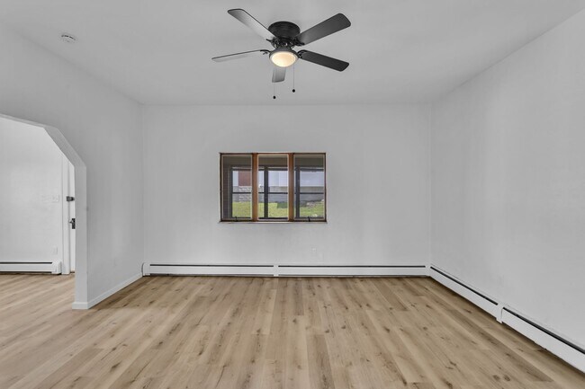 Building Photo - 1002 Fordham Ave
