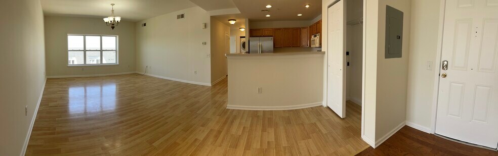 Building Photo - 358 Rector St