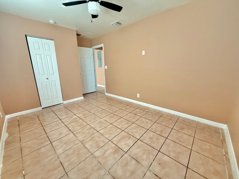 Building Photo - 6290 NW 14th St