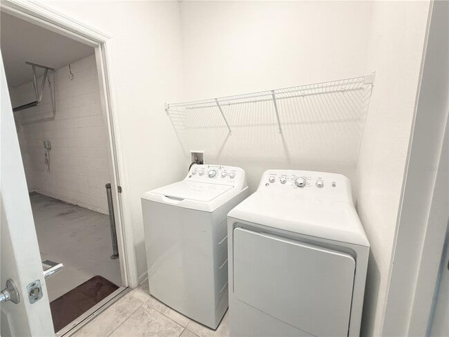 Building Photo - 6300 Chirpine Ln