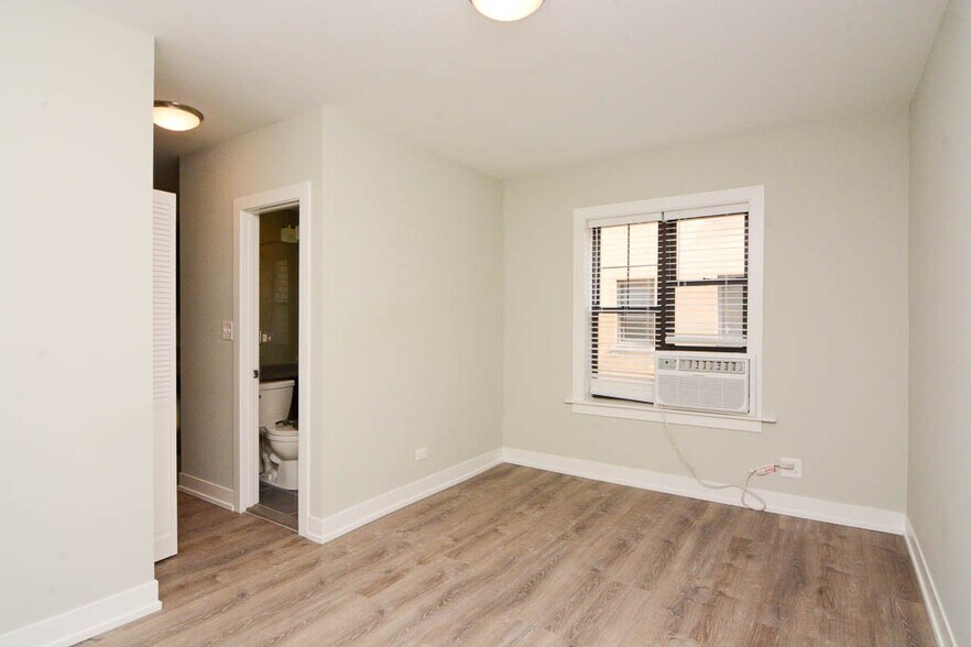 Building Photo - 436 W Belden