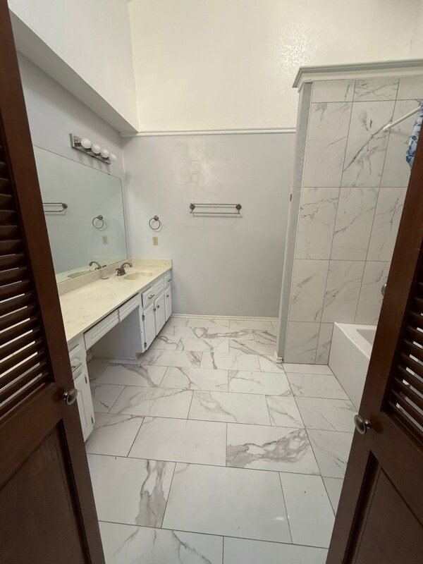 Building Photo - 11301 Windmill Pl