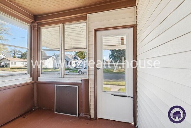 Building Photo - 1005 Elysian Ave