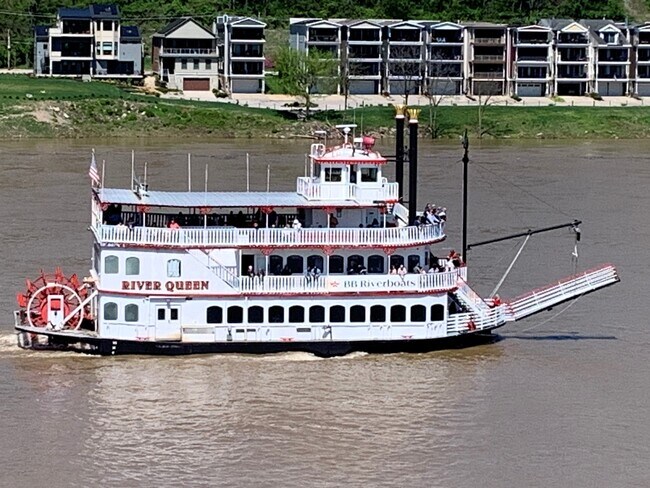 River boat view - 617 Manhattan Blvd