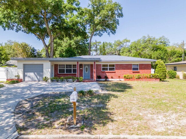 Building Photo - 208 Woodbine Ave