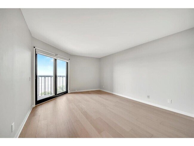 Building Photo - 2950 Dean Pkwy