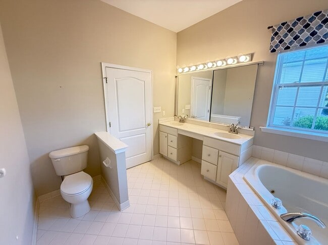 Building Photo - 3145 Pine Valley Way