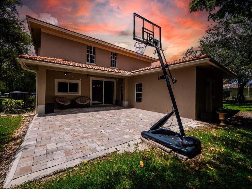 Building Photo - 6673 Eagle Ridge Dr