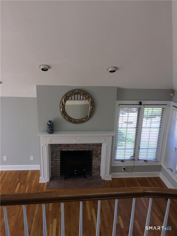 Building Photo - 20 Darien Cl
