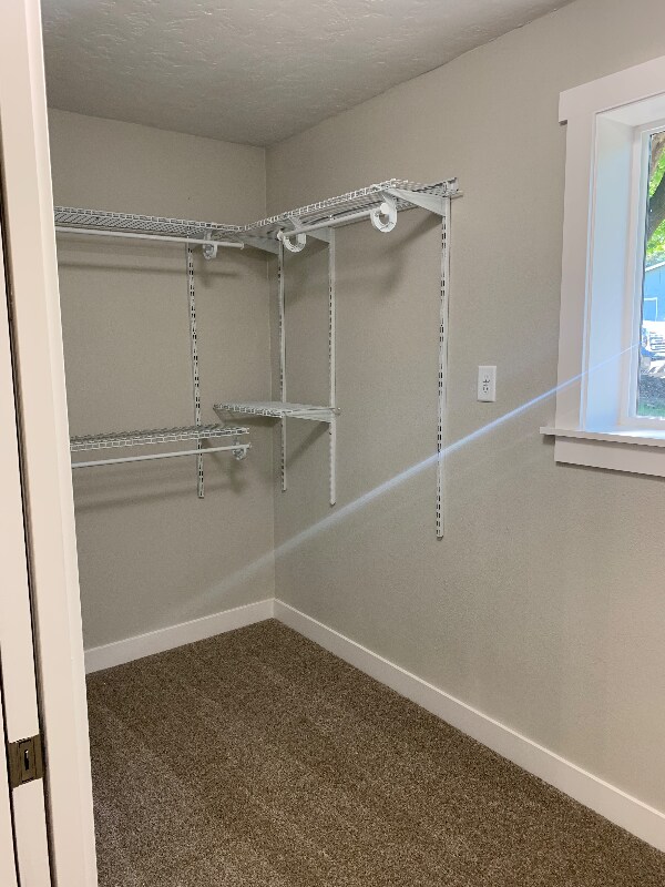 Building Photo - 4590 Jennifer St