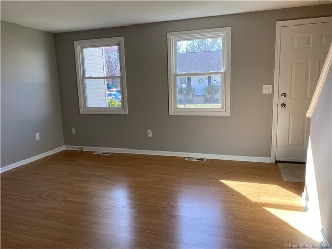 Building Photo - 21 Allspice Ln