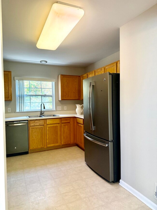 Building Photo - 3083 Promenade Cir