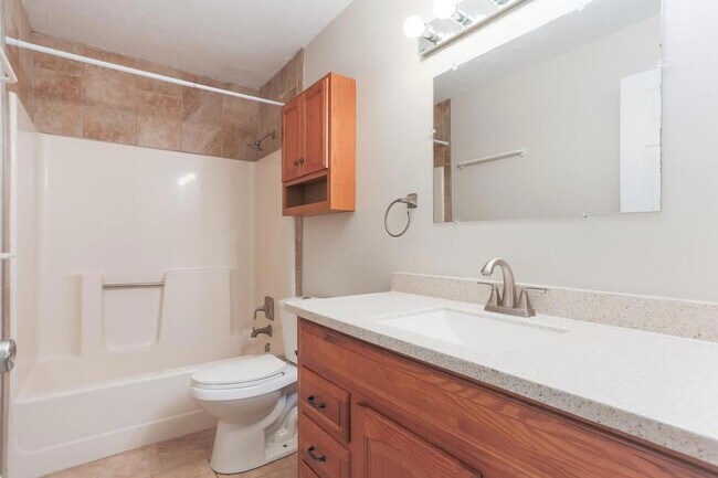 Building Photo - 5571 Tallant Road Unit Apt B