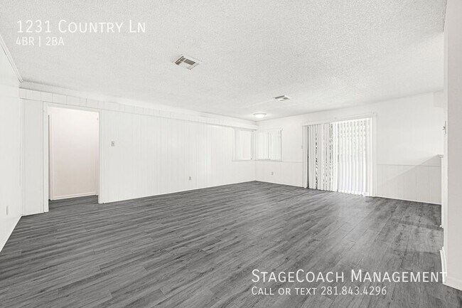 Building Photo - 1231 Country Ln