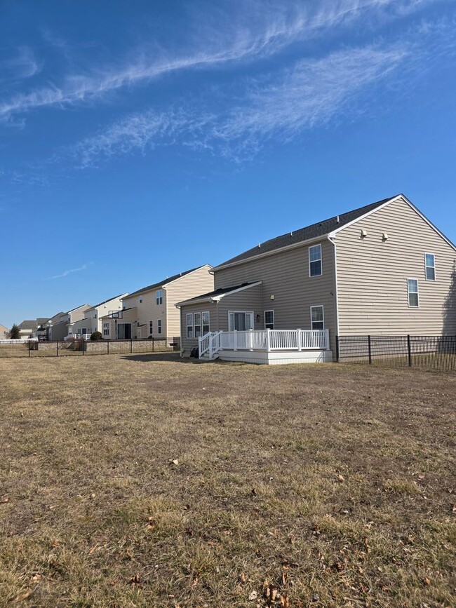 Building Photo - Estates at St. Anne