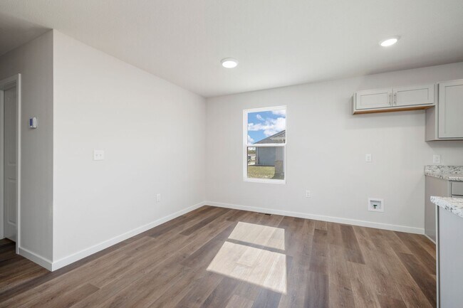 Building Photo - BRAND NEW 3 BEDROOM HOME - BOLIVAR, MO