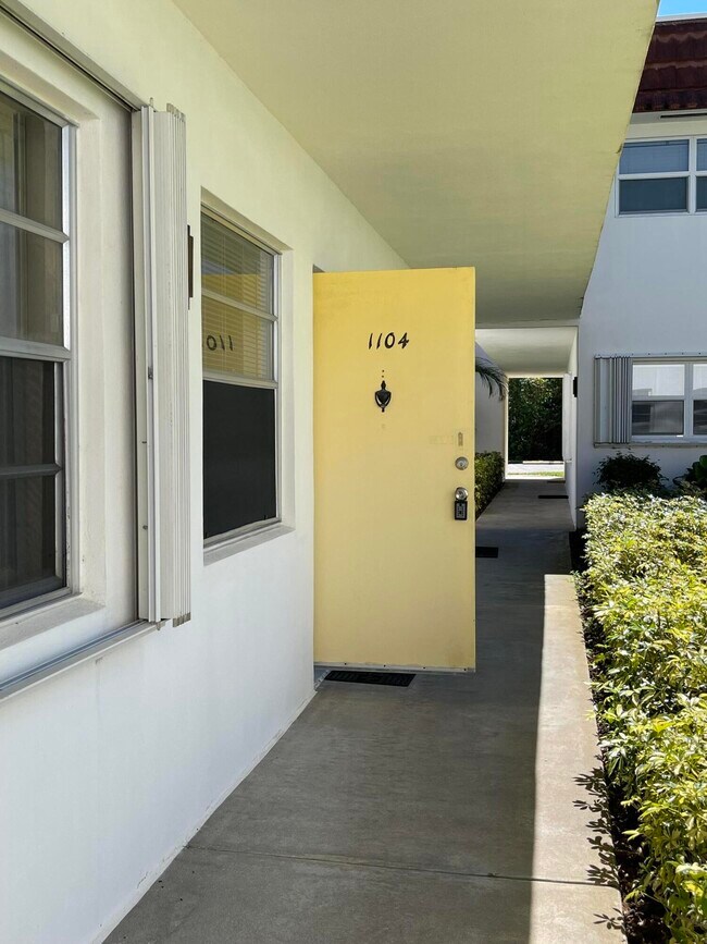 Building Photo - 1225 NW 21st St