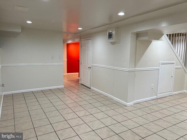 Building Photo - 9502 Tregaron Pl