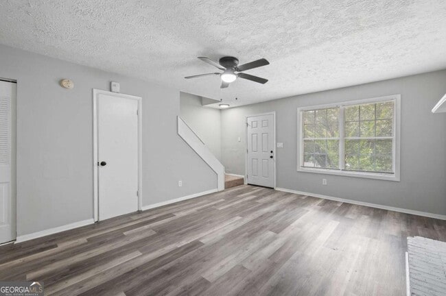 Building Photo - 2897 Spruce Cir