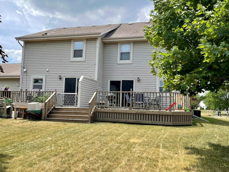 Building Photo - W194S8390 Summeridge Ct