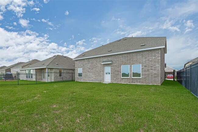 Building Photo - 27615 Village Way Dr.