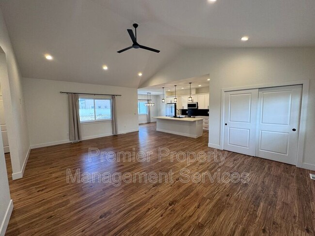 Building Photo - 2522 Hunter Hall St