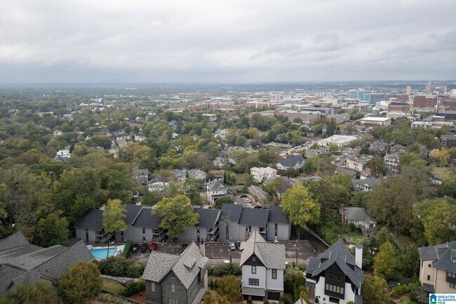 Building Photo - 1909 16th Ave S
