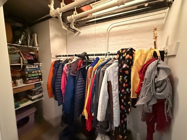 Building Photo - 69 Seaverns Ave