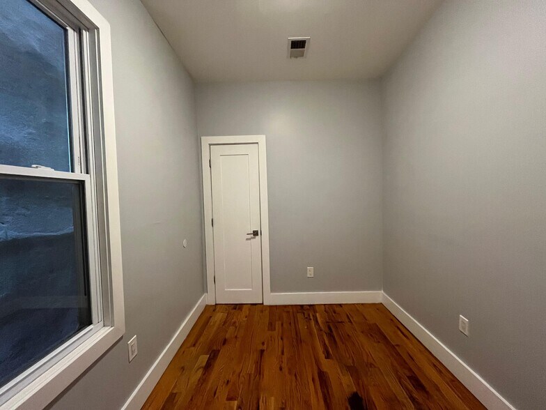 Building Photo - 19 Jewett Ave