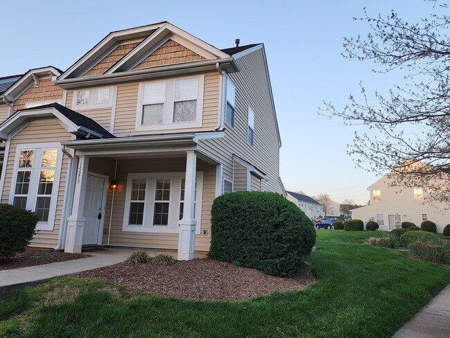 Building Photo - Four bedroom townhome in Caldwell Station